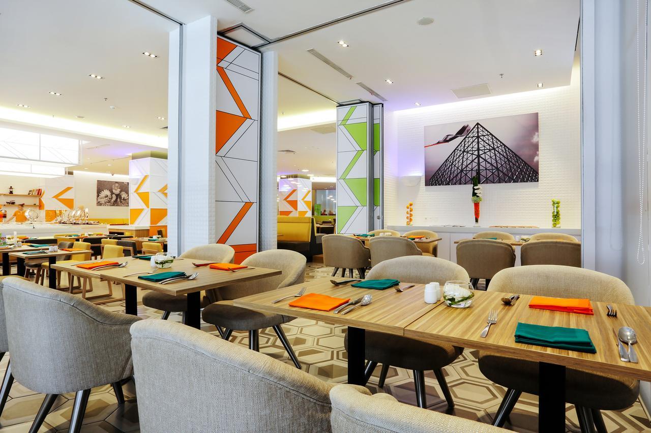 Harris Hotel And Conventions Kelapa Gading Yakarta Exterior foto