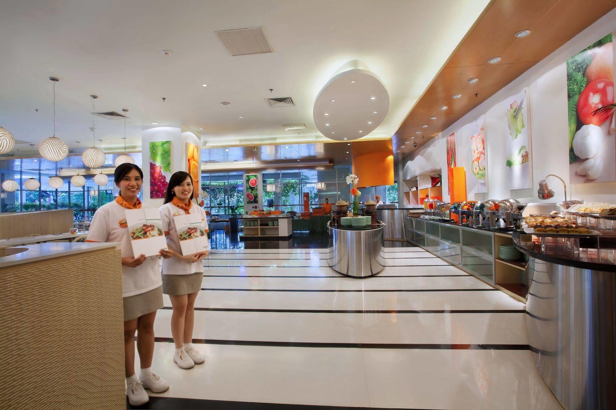 Harris Hotel And Conventions Kelapa Gading Yakarta Exterior foto